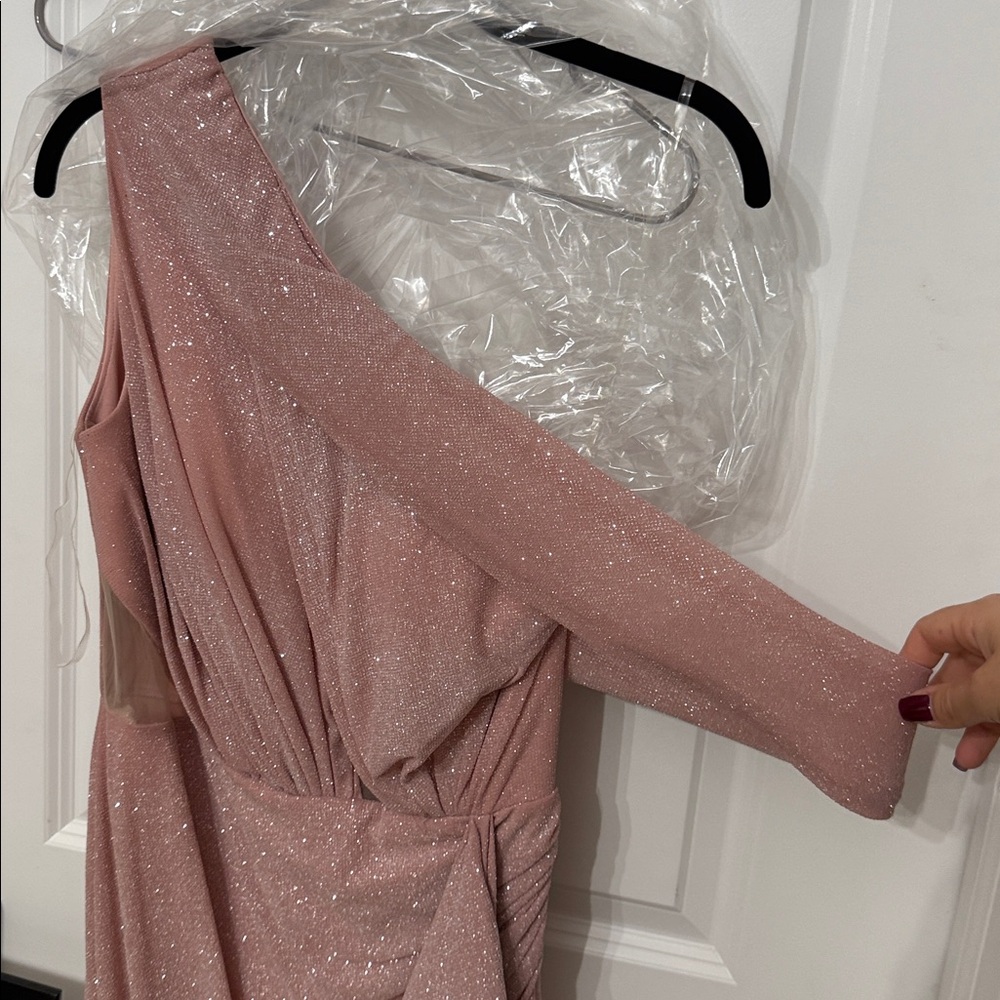 Elegant Pink One-Shoulder Gown - Picture 2 of 10